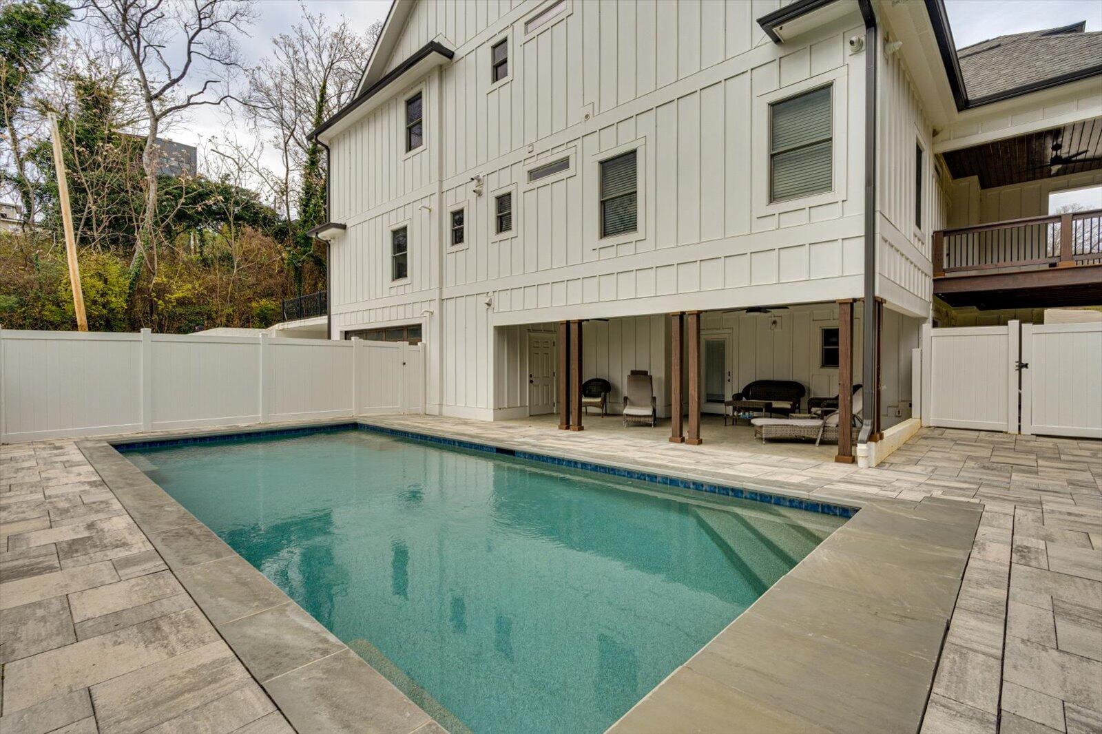 306 Oliver St Street