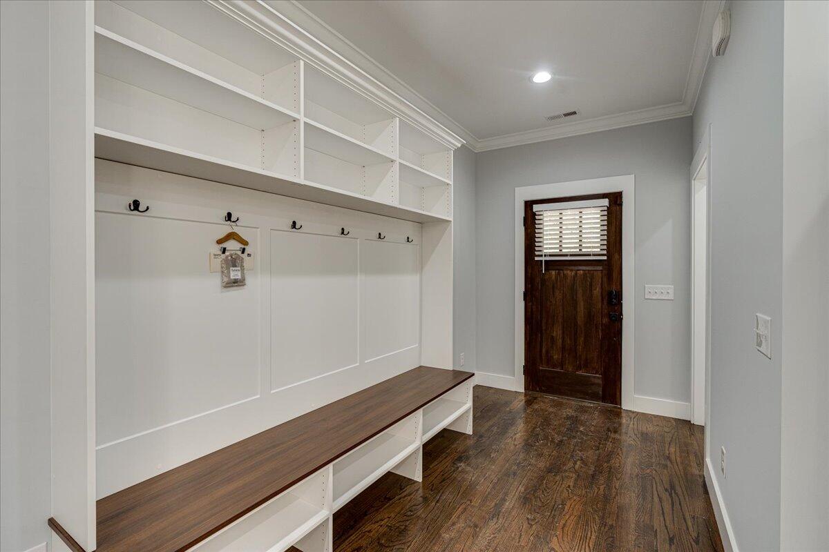 306 Oliver St Street