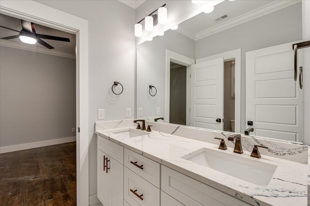 306 Oliver St Street