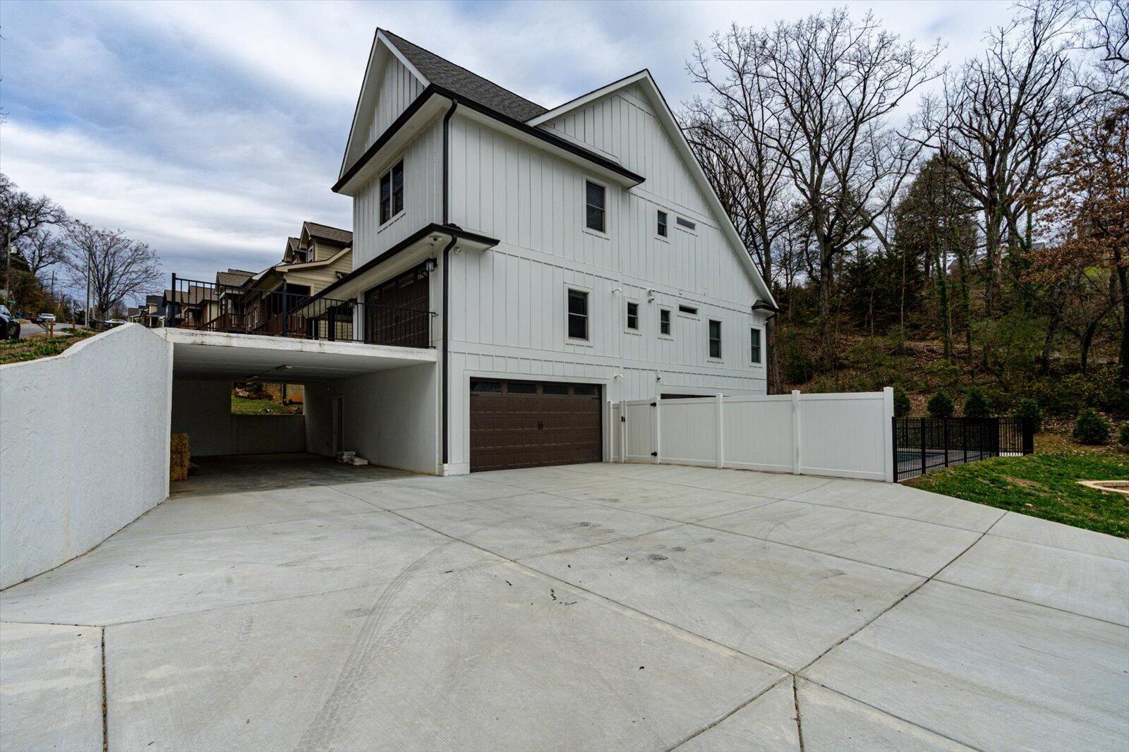 306 Oliver St Street