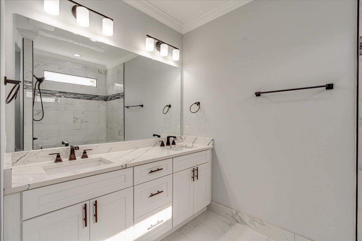 306 Oliver St Street