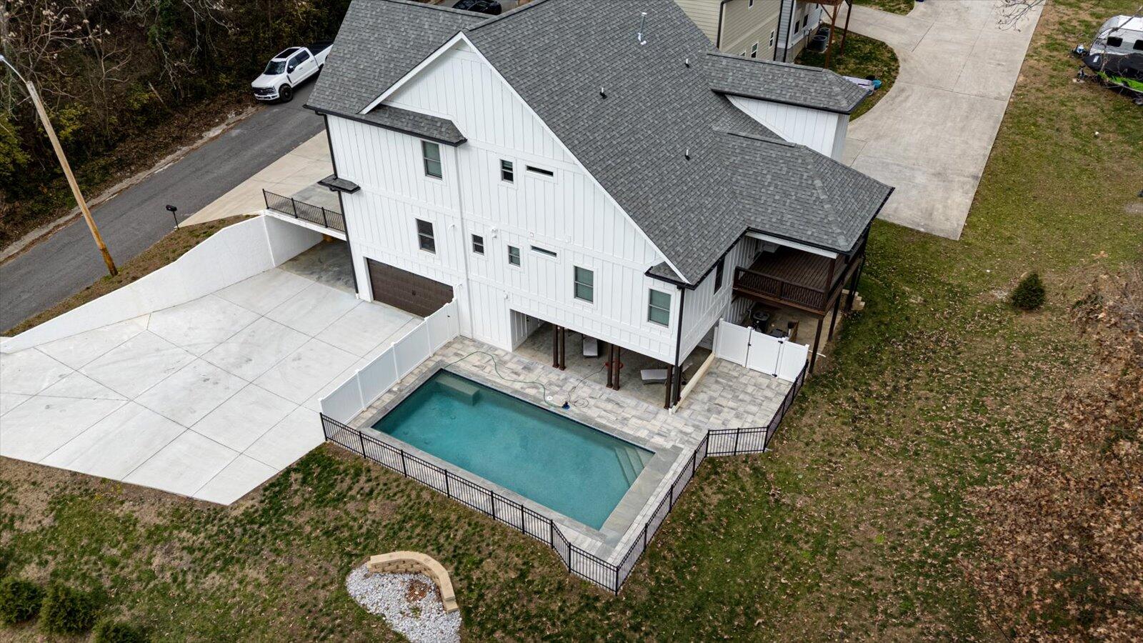 306 Oliver St Street