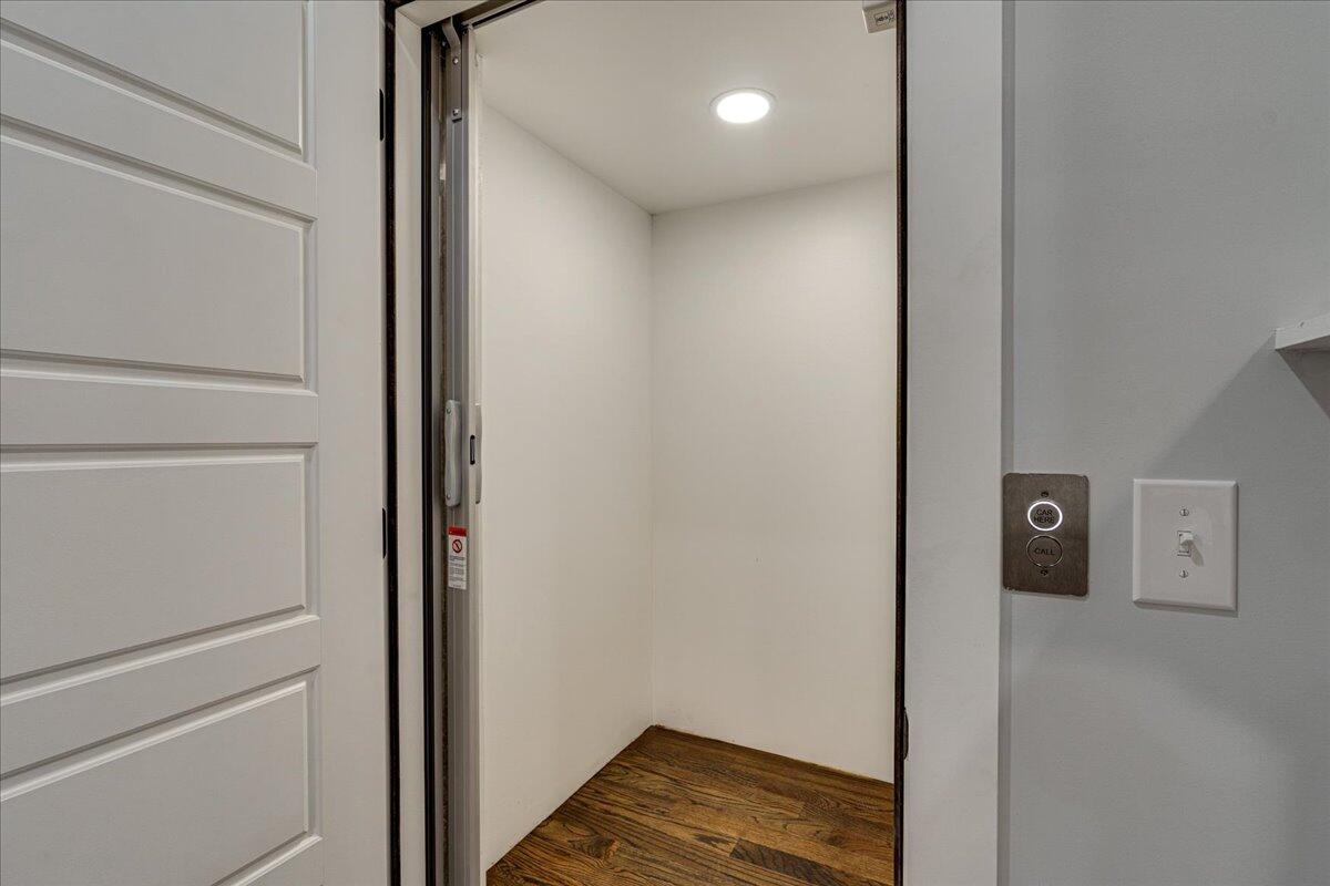 306 Oliver St Street