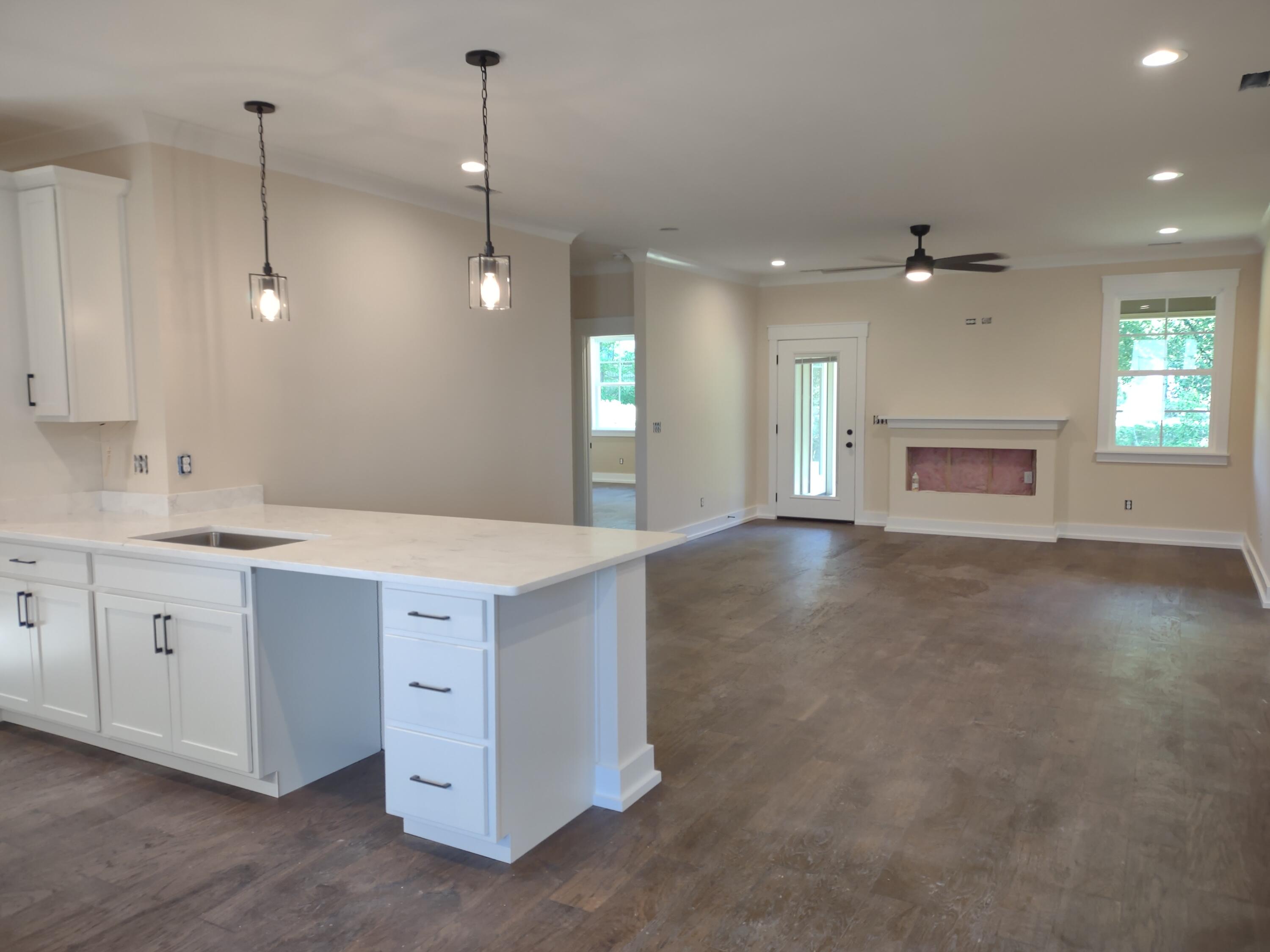 6835 Carnell Way, 10