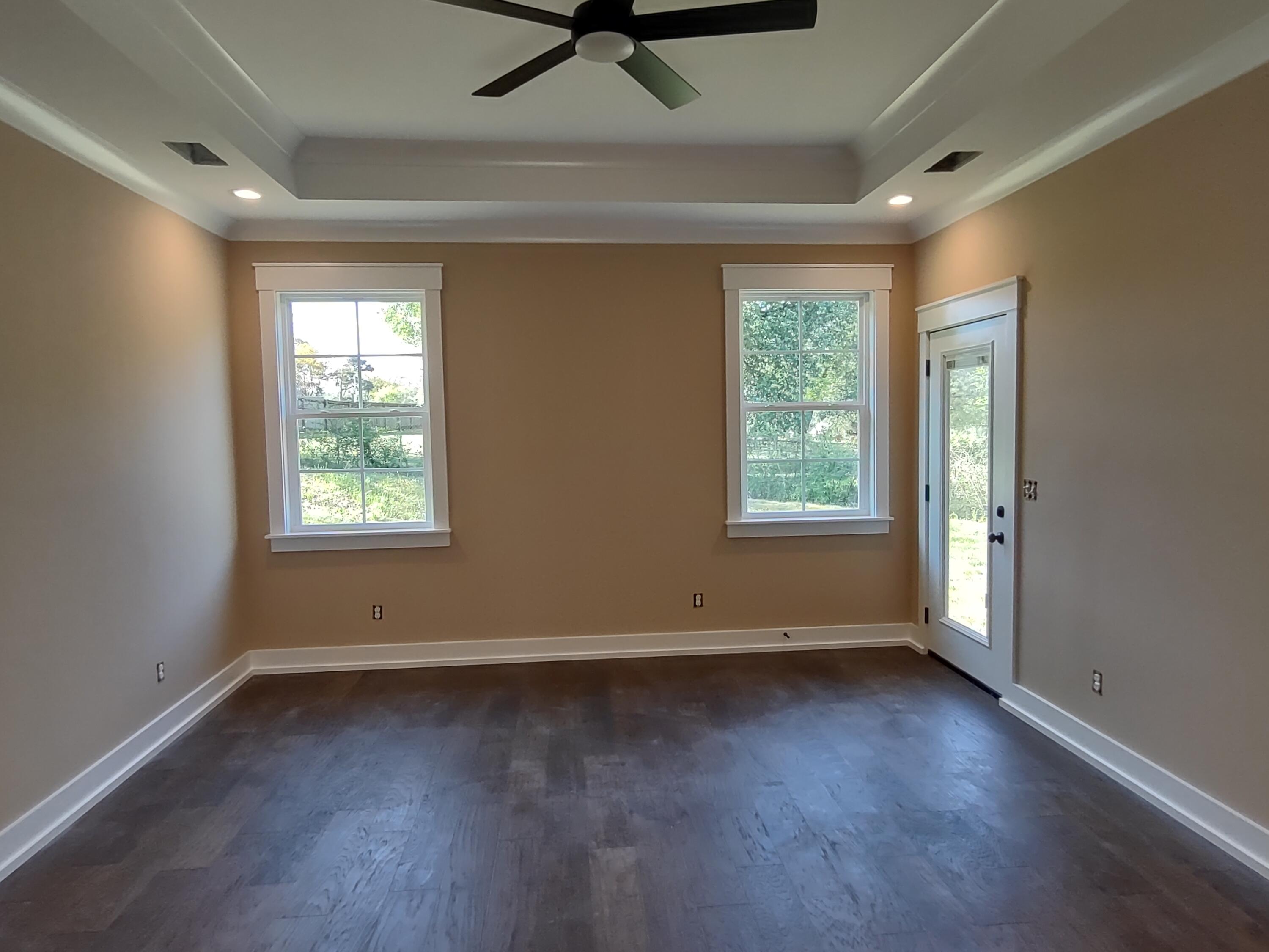 6835 Carnell Way, 10