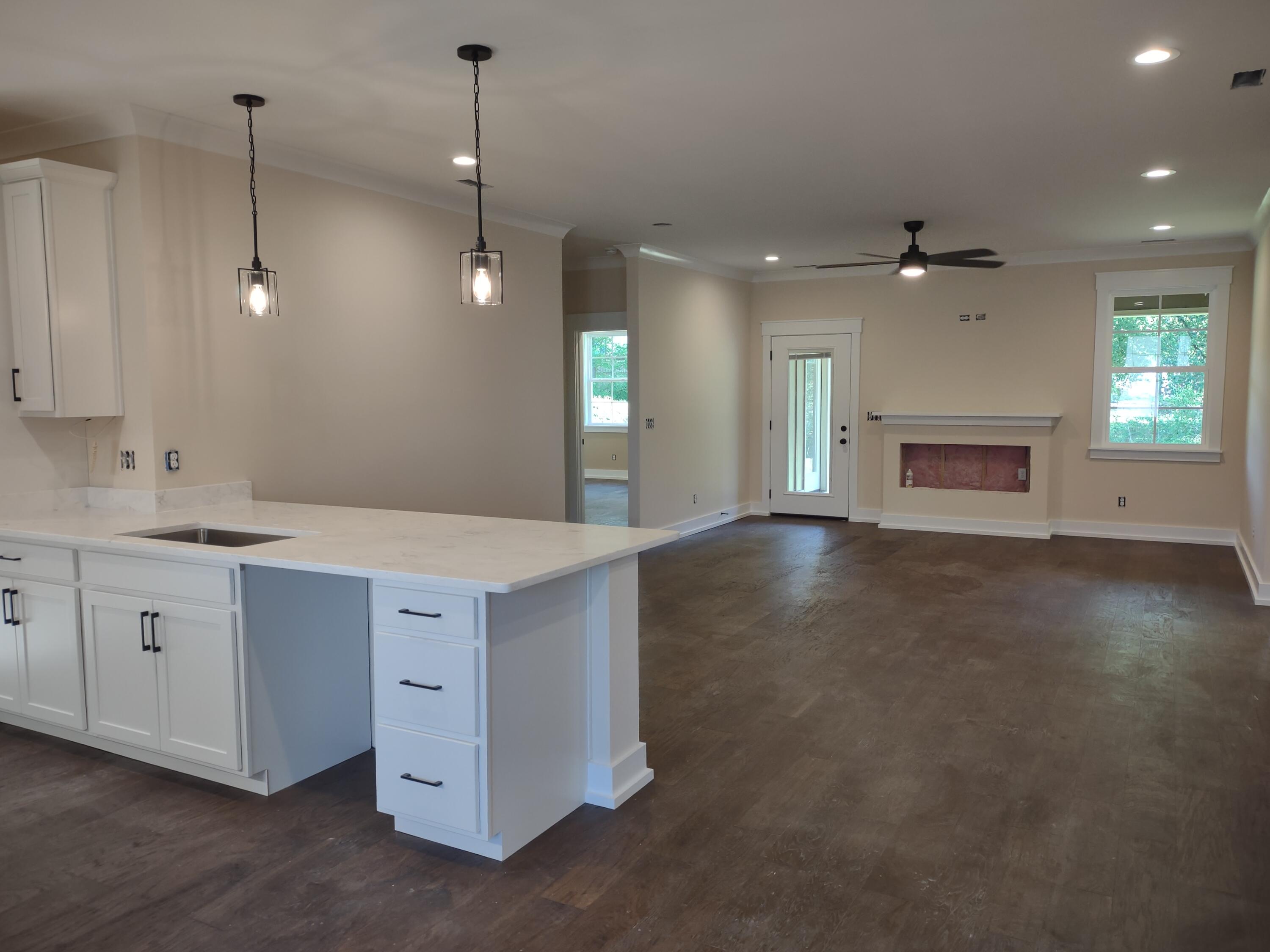 6835 Carnell Way, 10