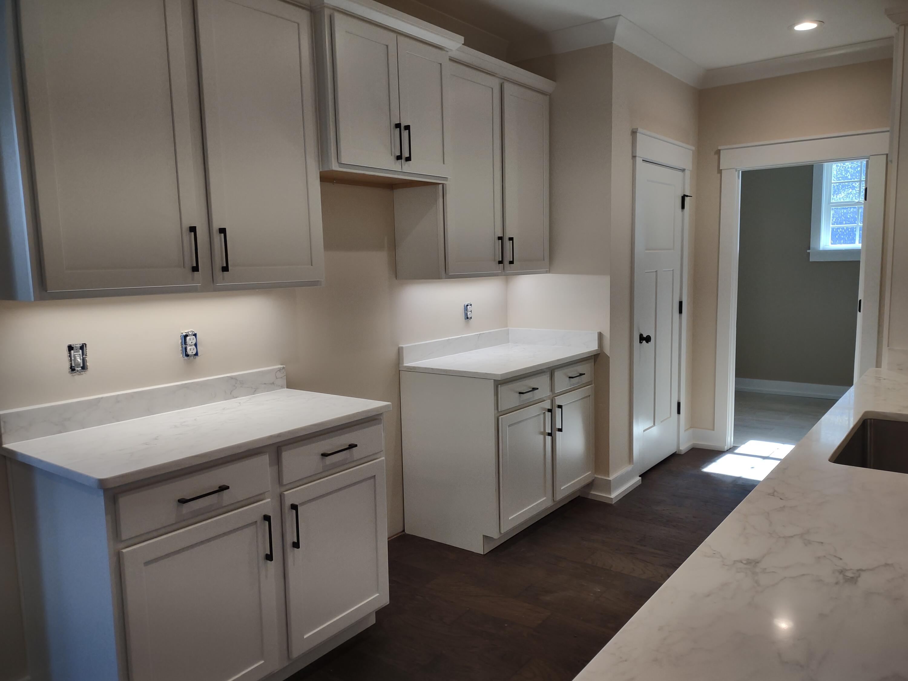 6835 Carnell Way, 10