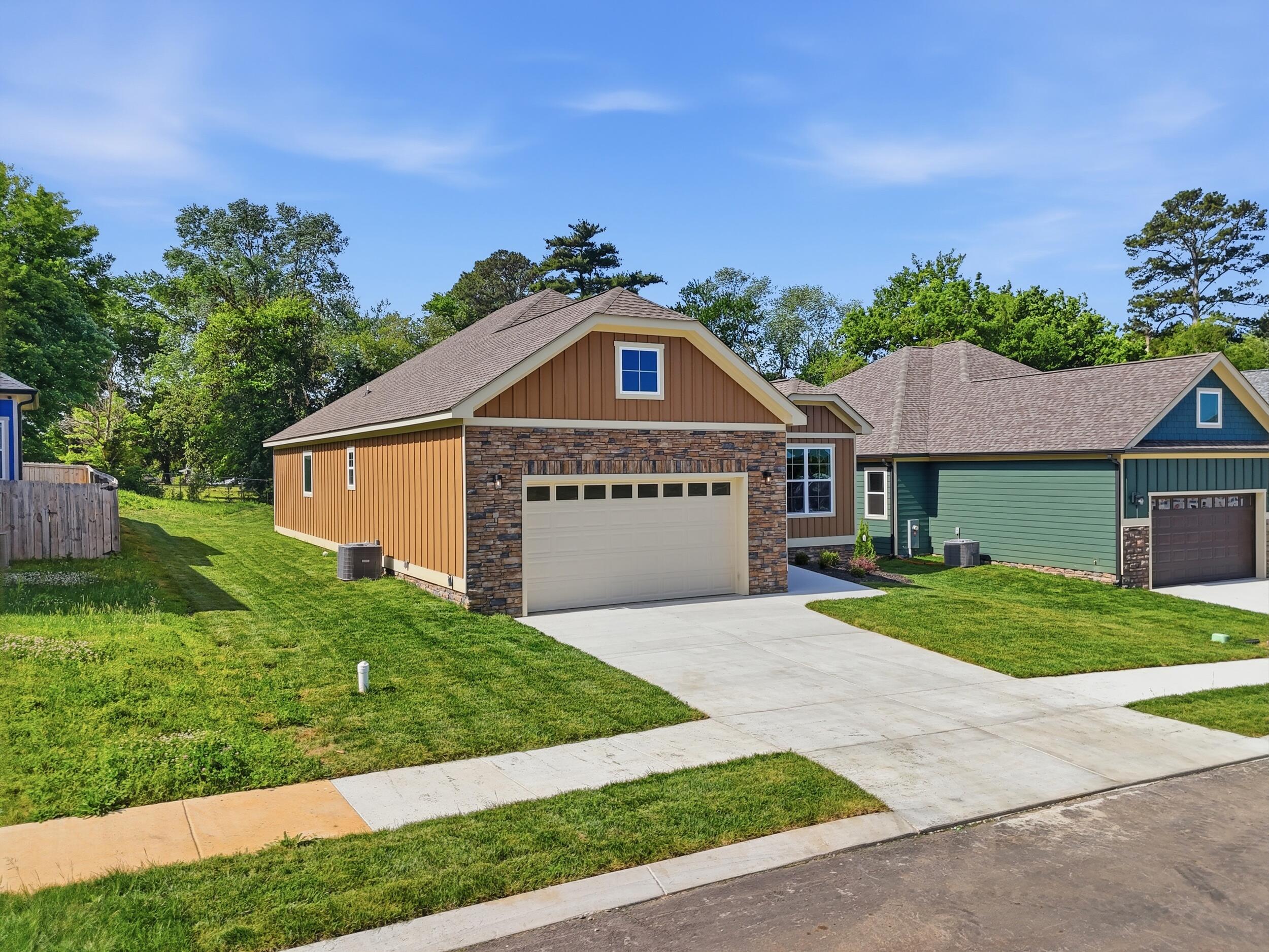 6835 Carnell Way, 10