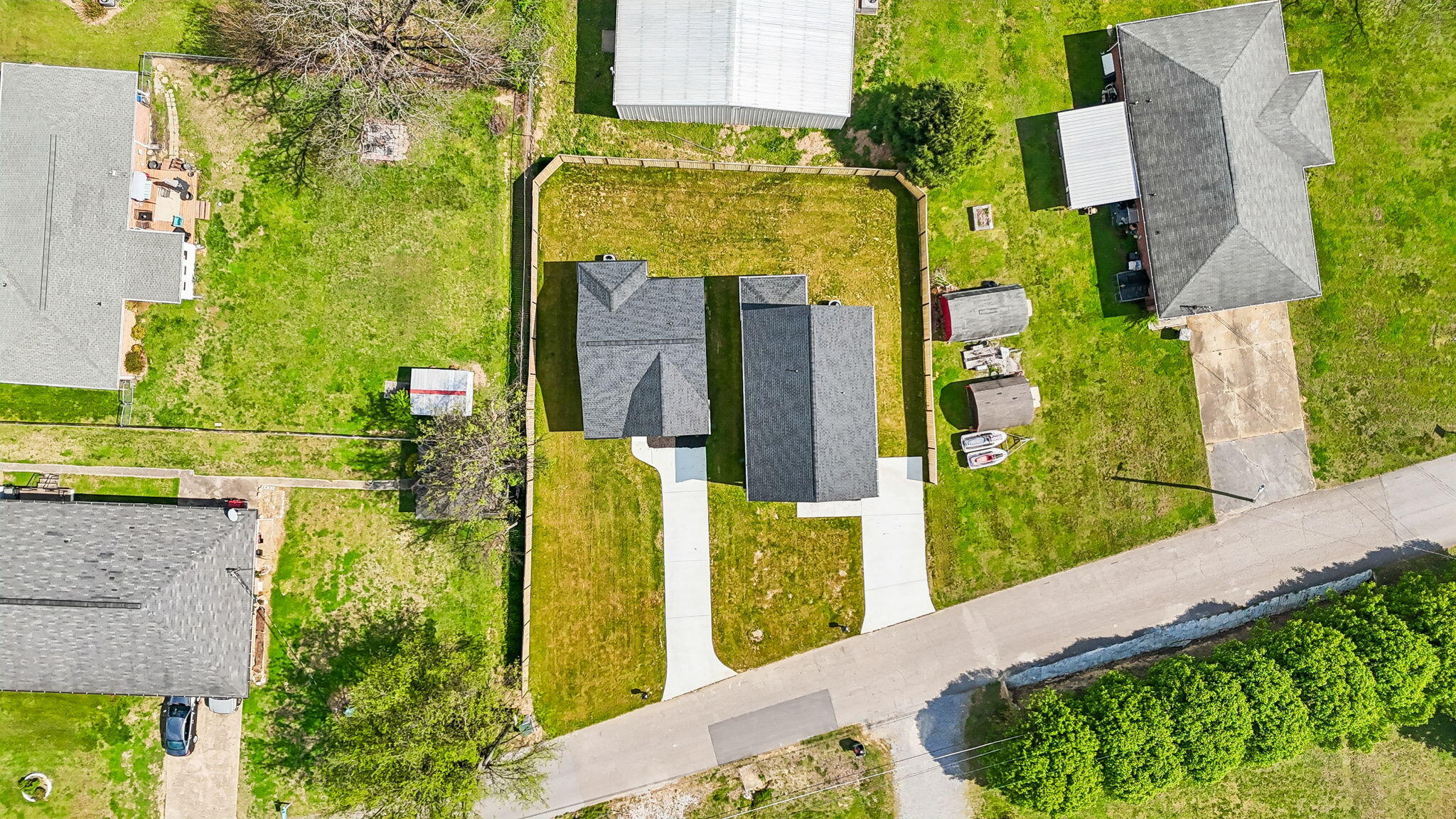 106 N Moss Avenue