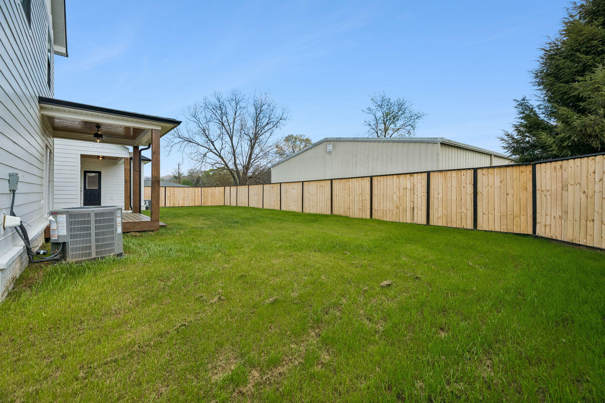 106 N Moss Avenue