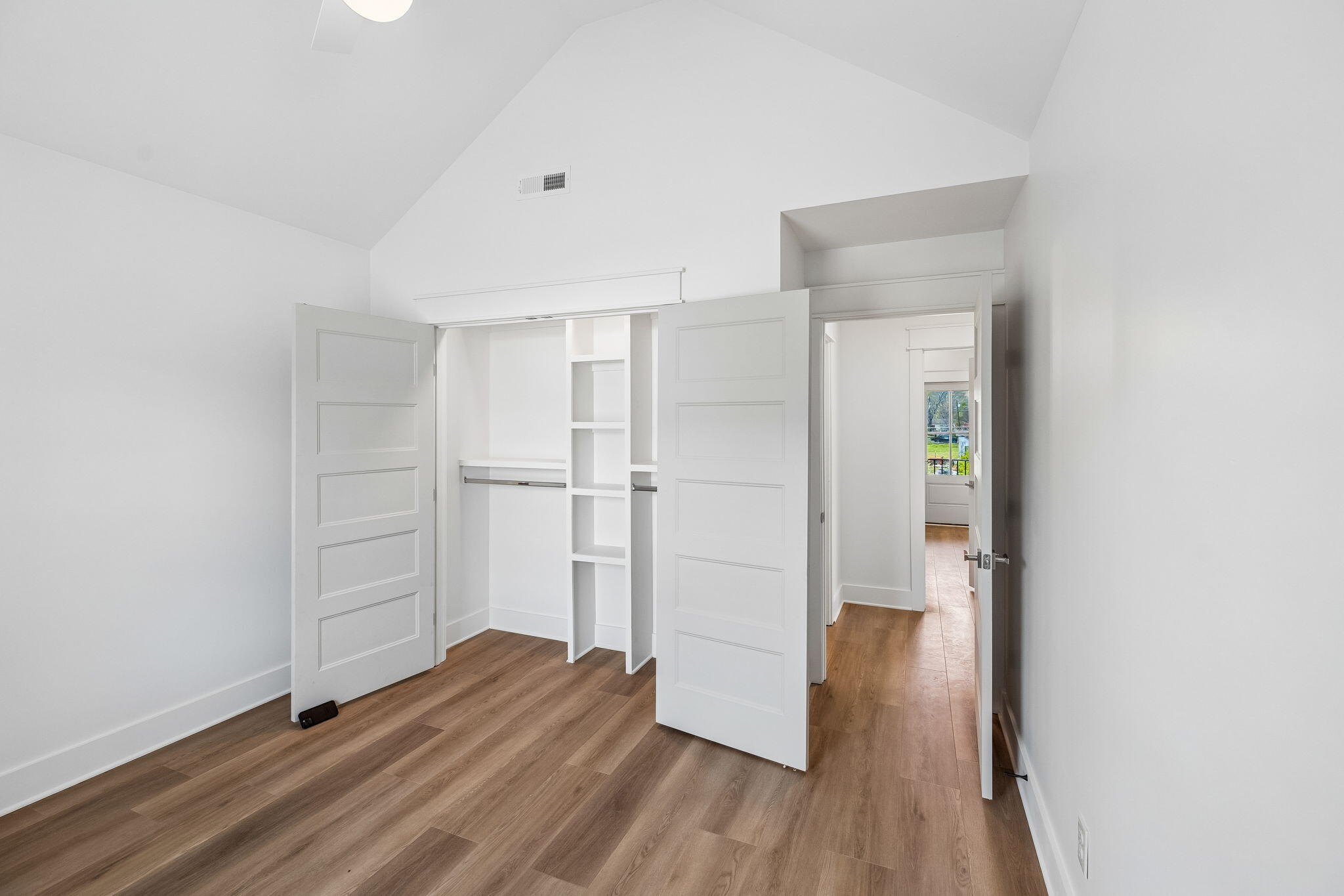 106 N Moss Avenue