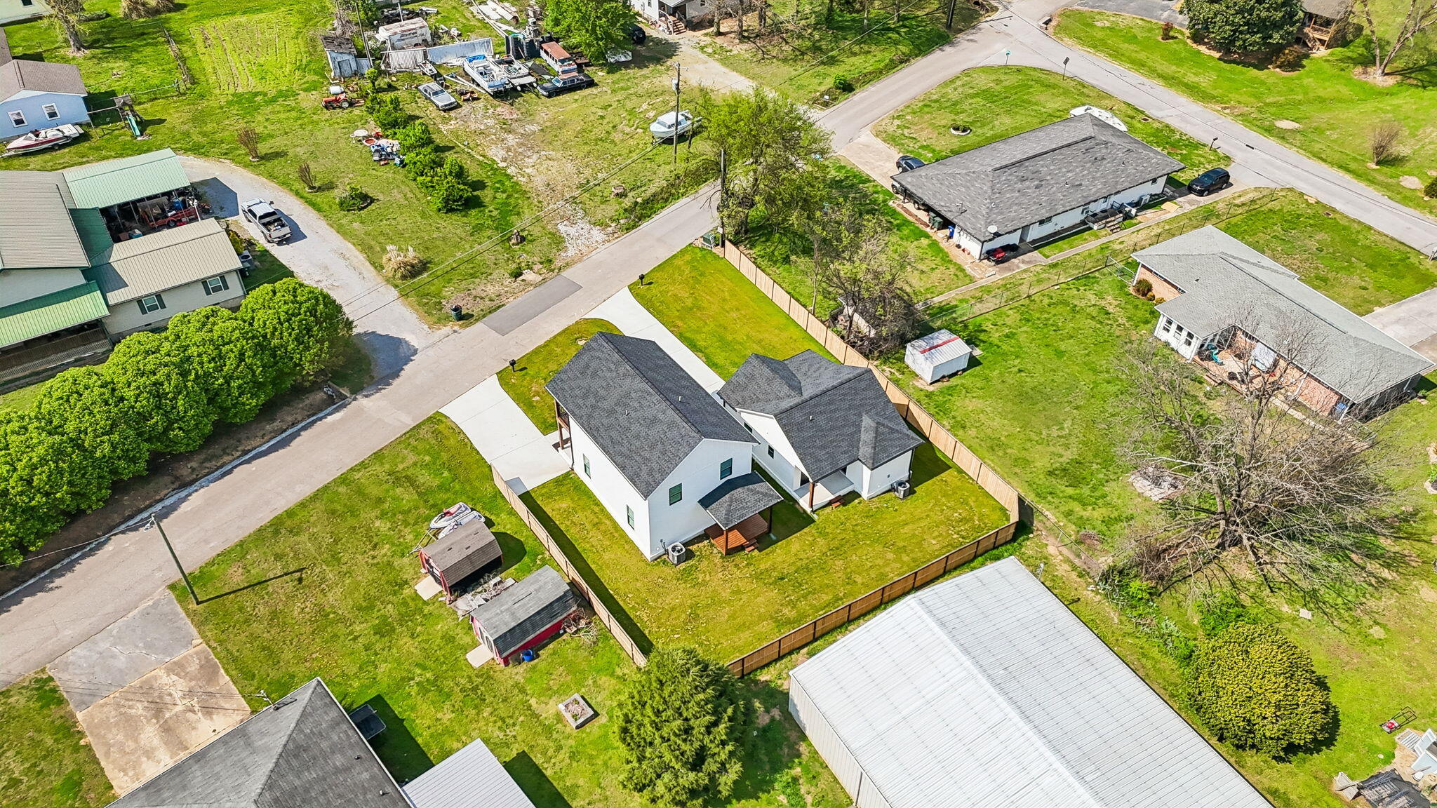 106 N Moss Avenue