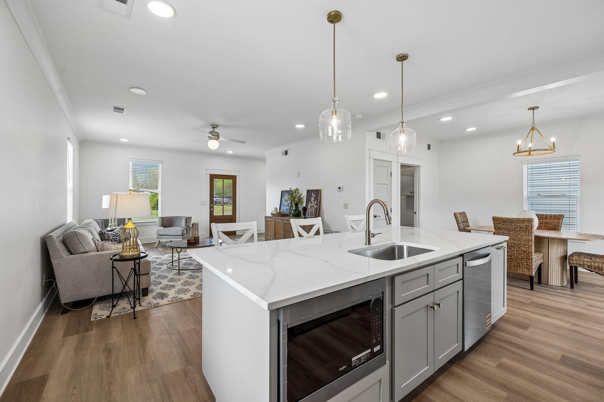 106 N Moss Avenue