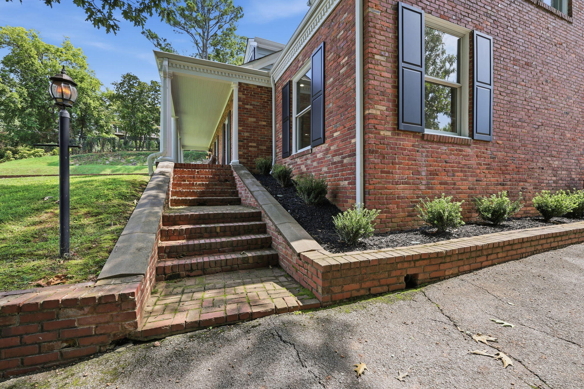 174 N Crest Road