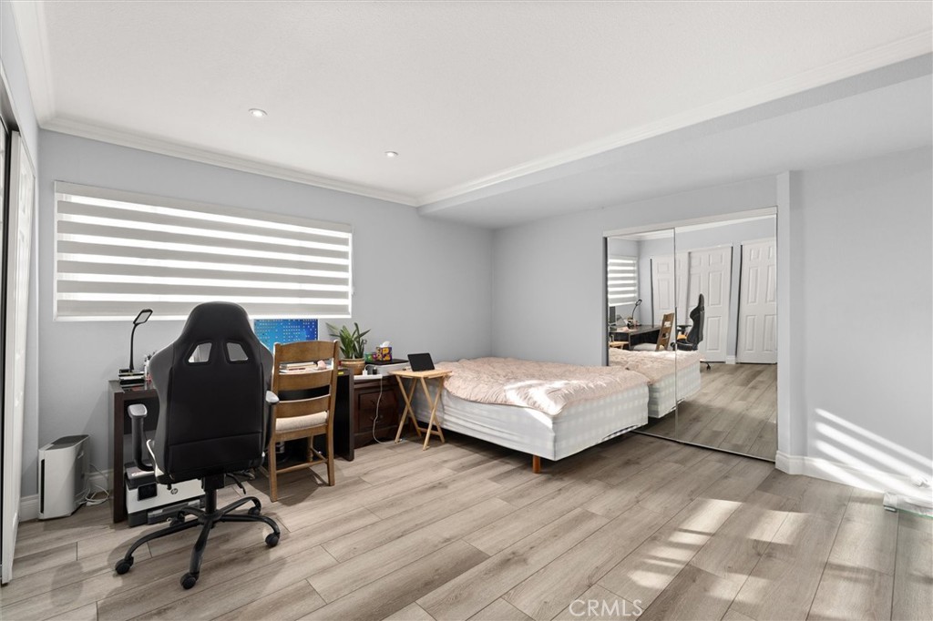 941 Laguna Drive