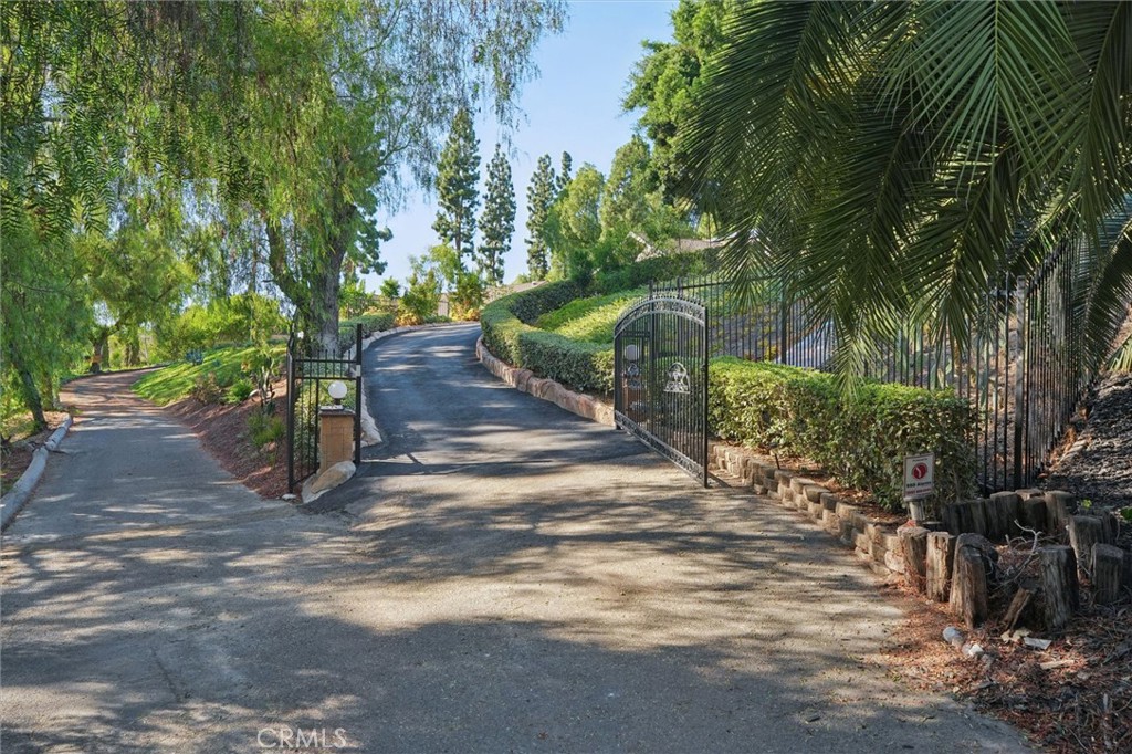 941 Laguna Drive
