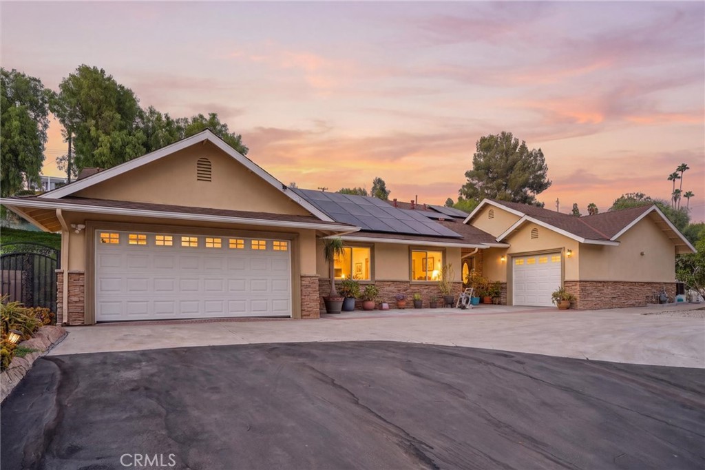 941 Laguna Drive