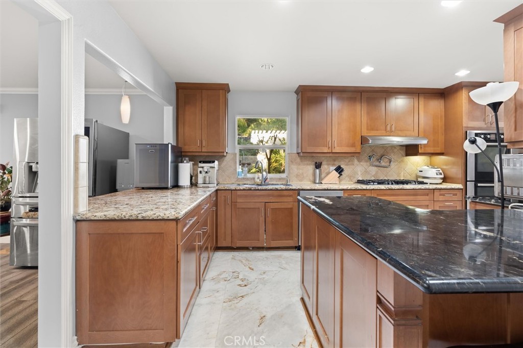 941 Laguna Drive