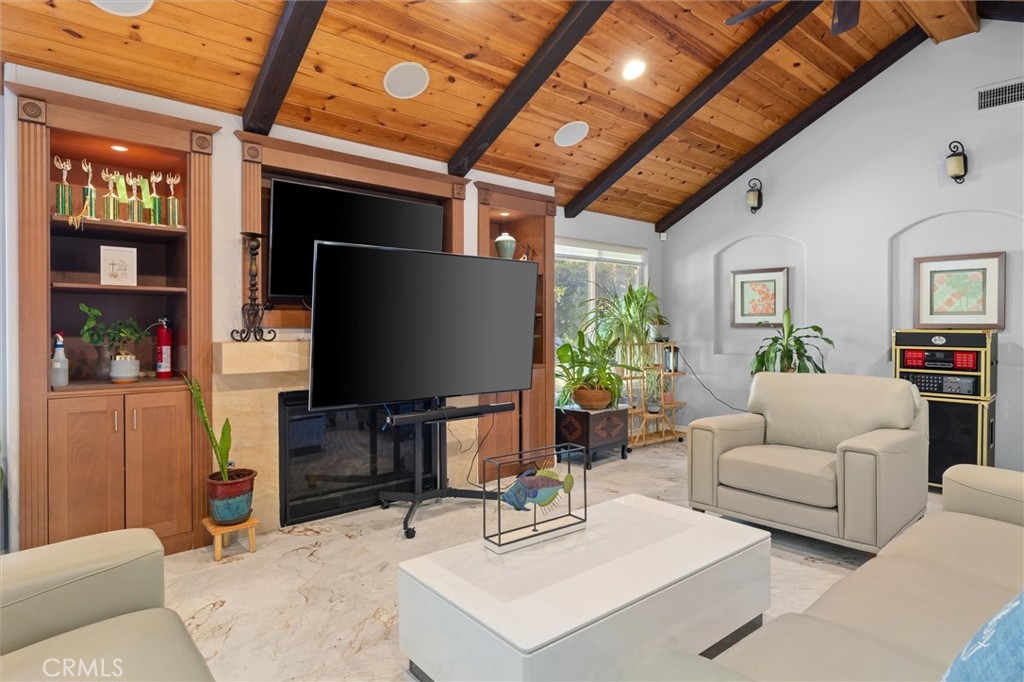 941 Laguna Drive
