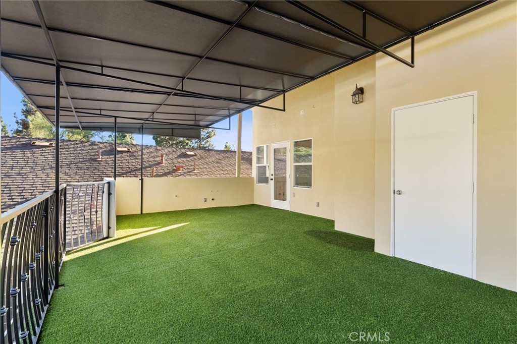 941 Laguna Drive