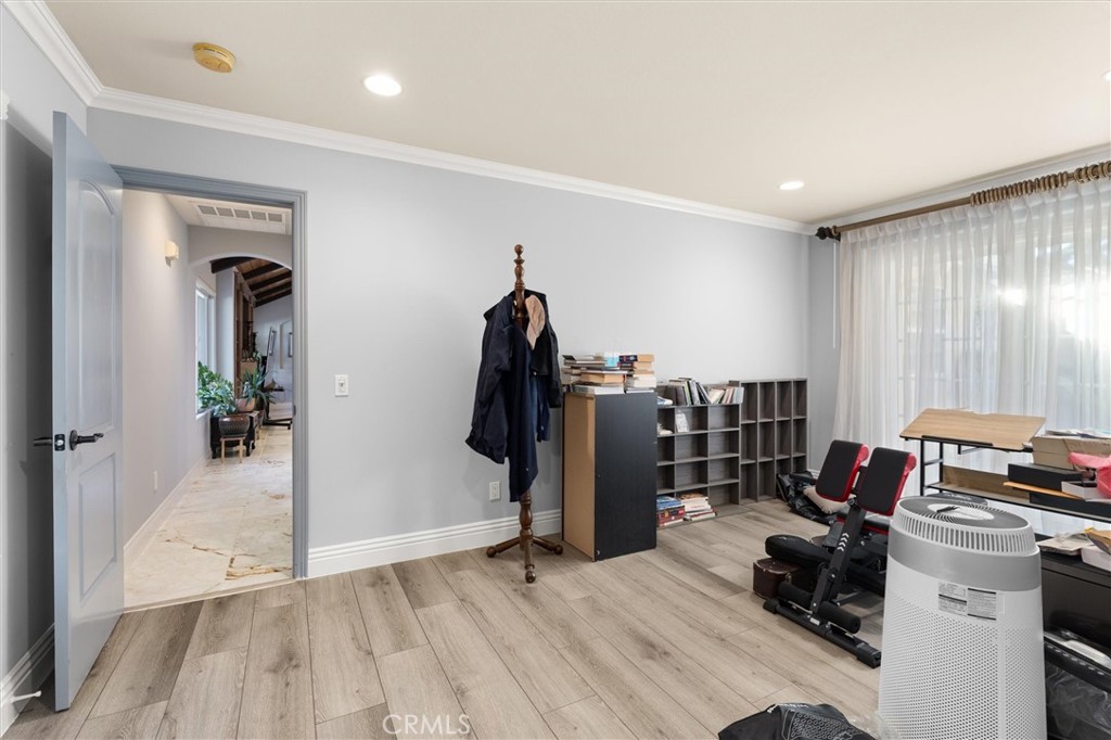 941 Laguna Drive