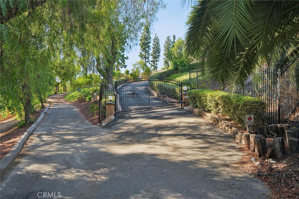 941 Laguna Drive