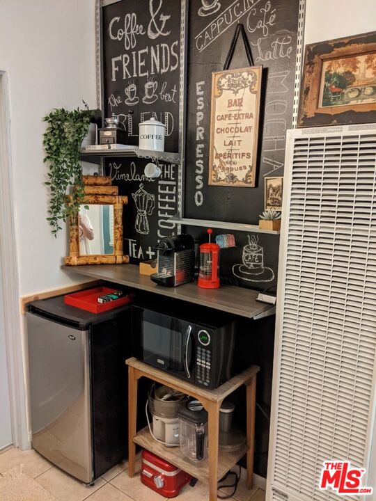 5710 Vineland Avenue