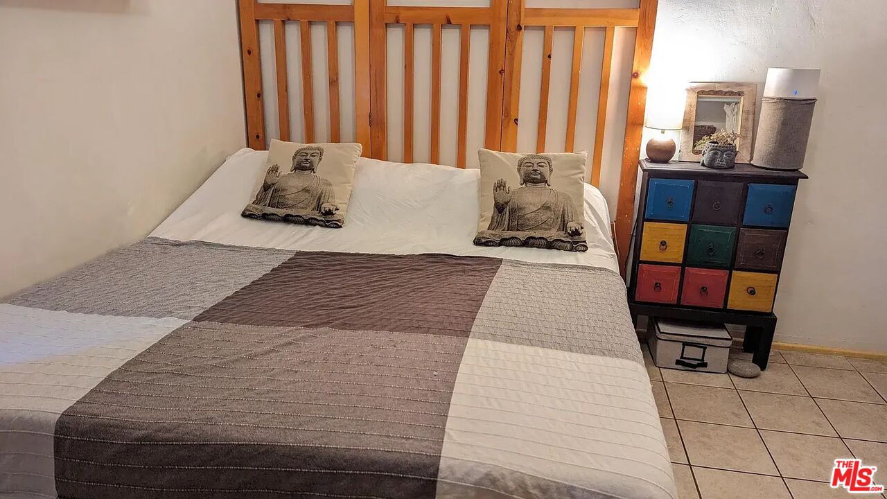 5710 Vineland Avenue