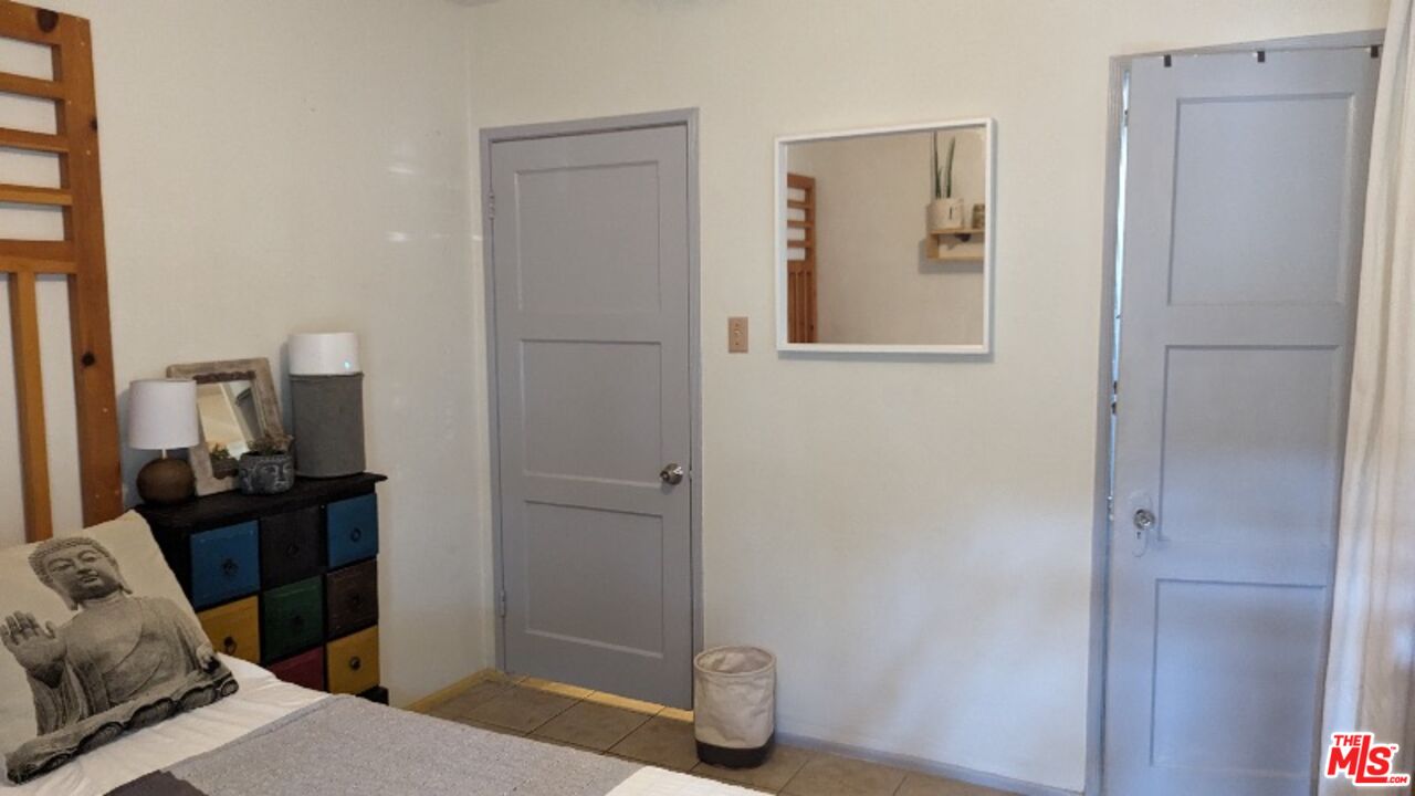 5710 Vineland Avenue