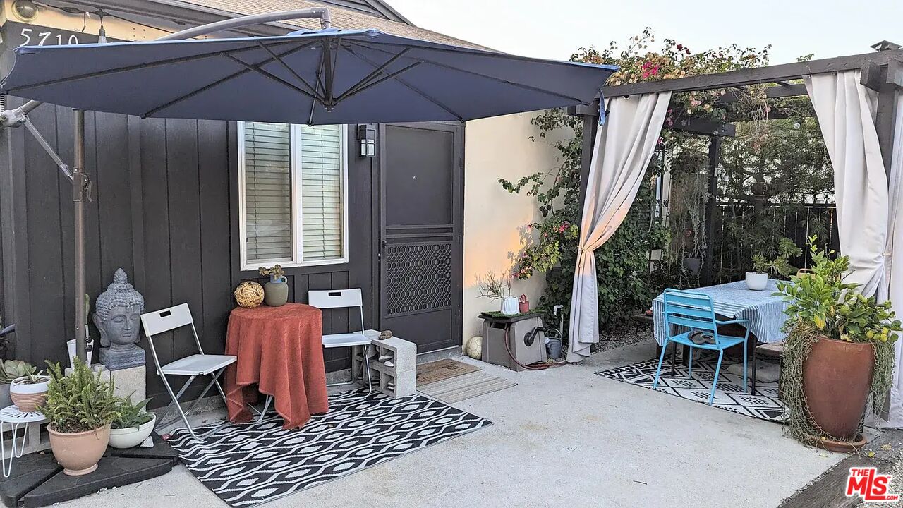 5710 Vineland Avenue