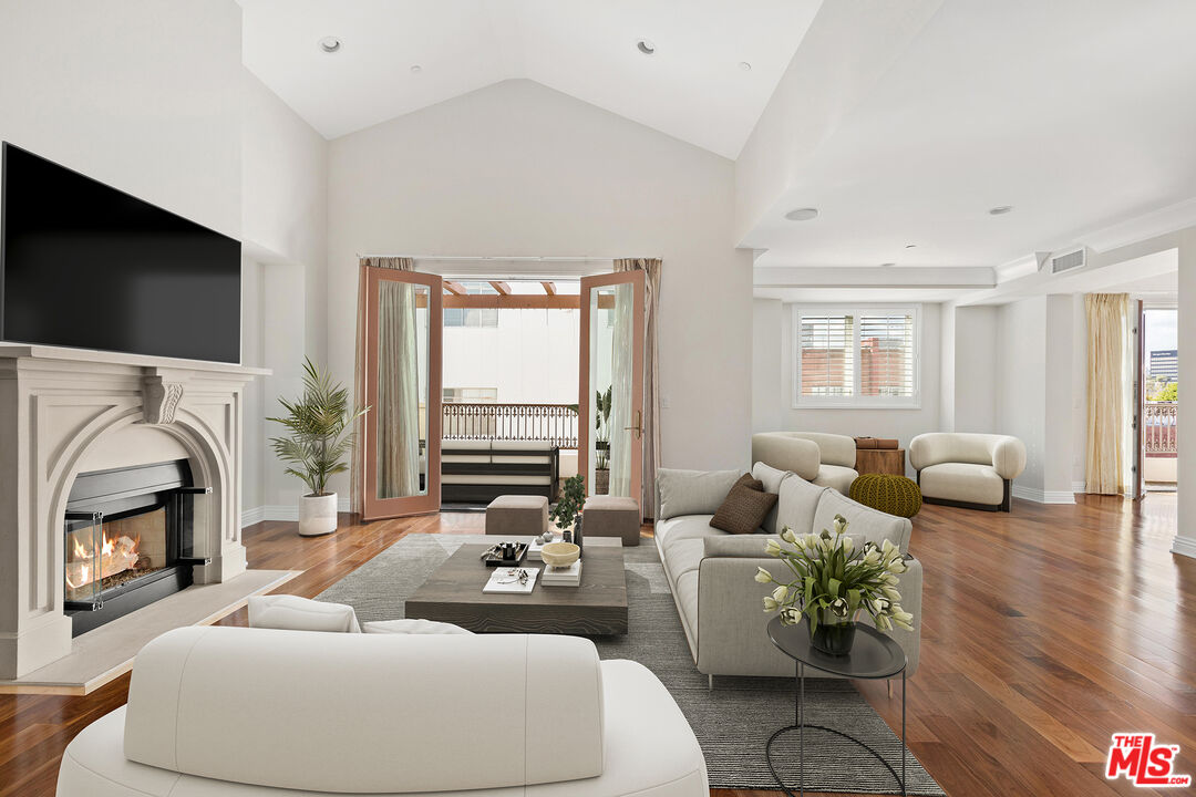 261 S. Reeves Drive, Penthouse 7