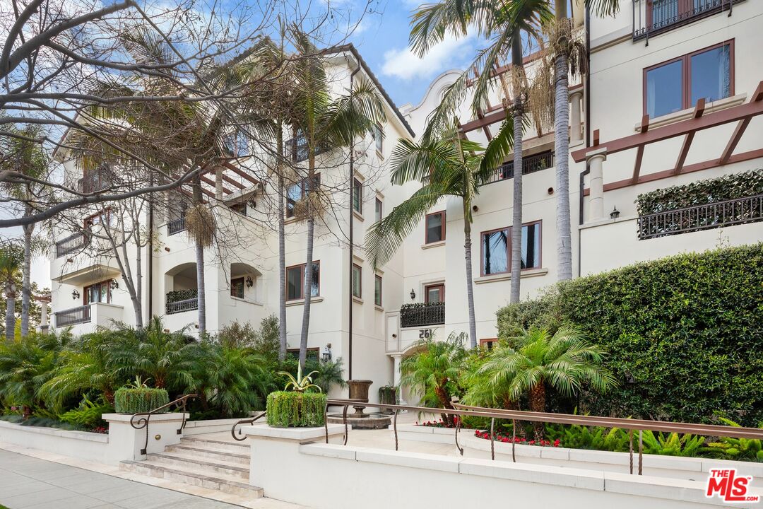 261 S. Reeves Drive, Penthouse 7