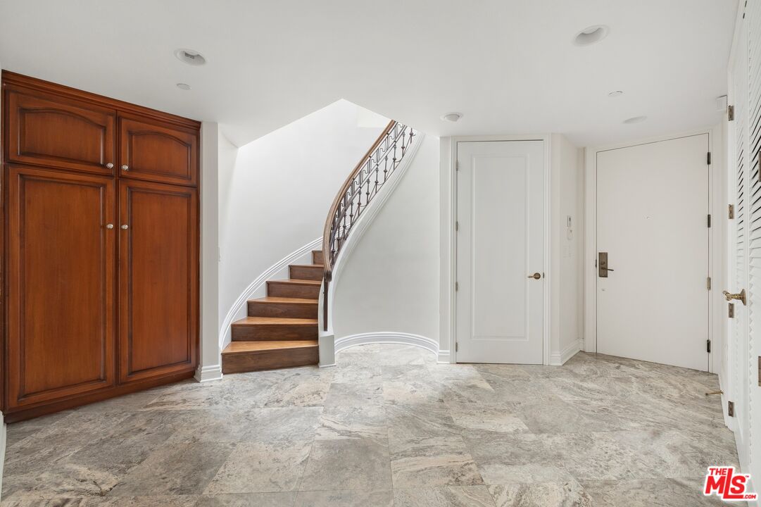 261 S. Reeves Drive, Penthouse 7