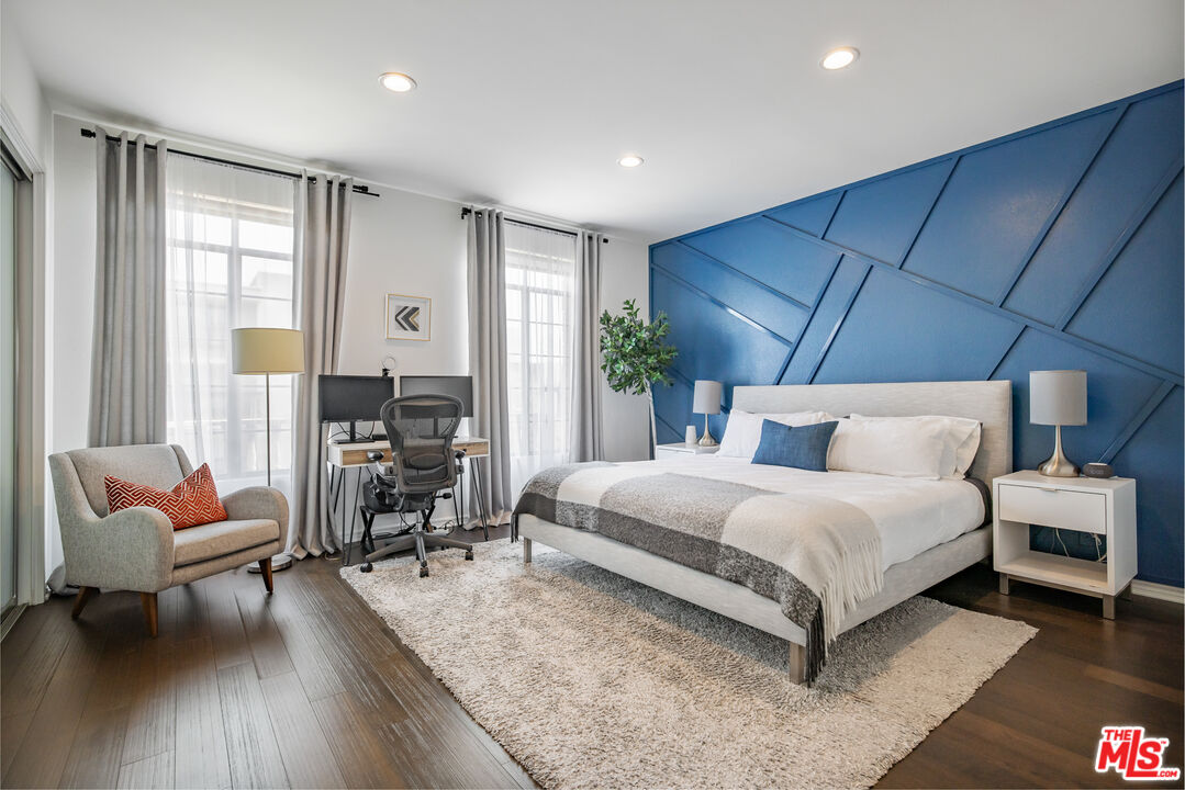 1833 Fairburn Ave Unit: 202