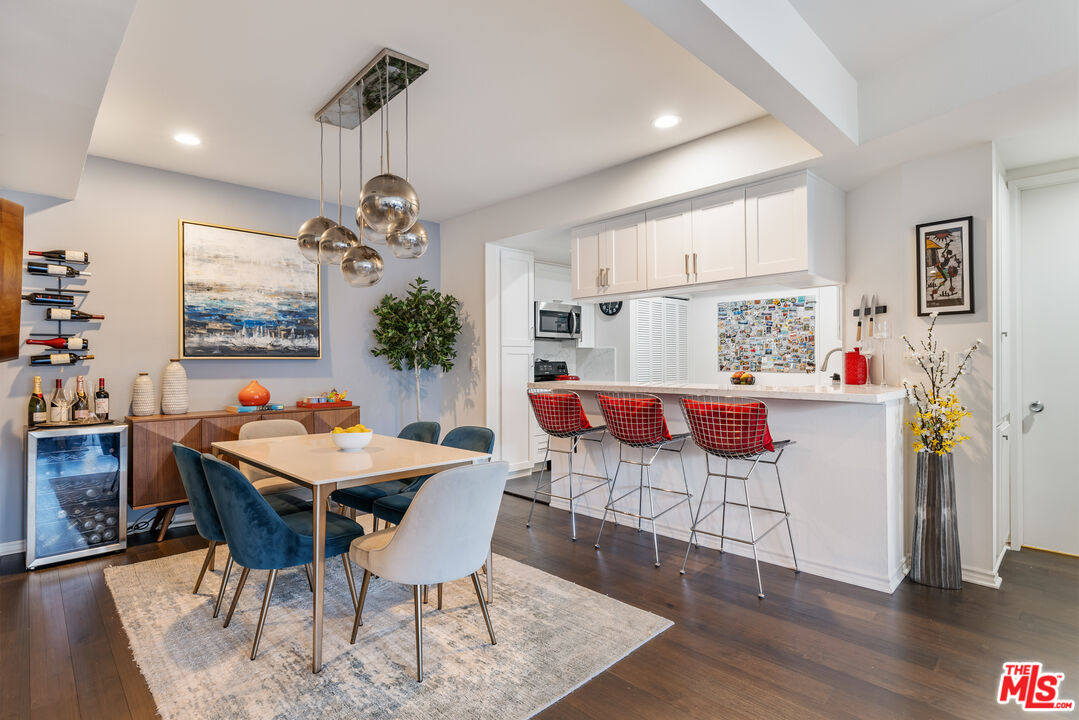 1833 Fairburn Ave Unit: 202