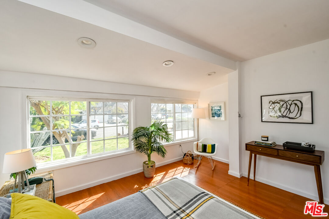 239 E Haven Ave