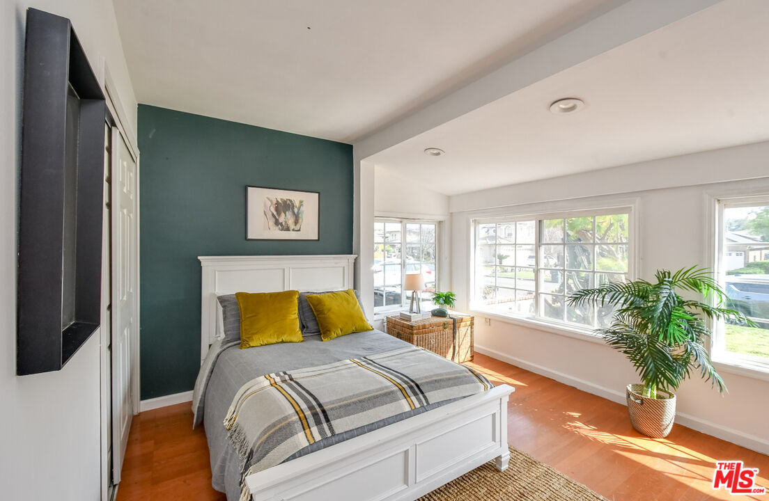 239 E Haven Ave