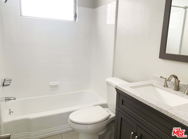142 N. Clark Drive, No. 8