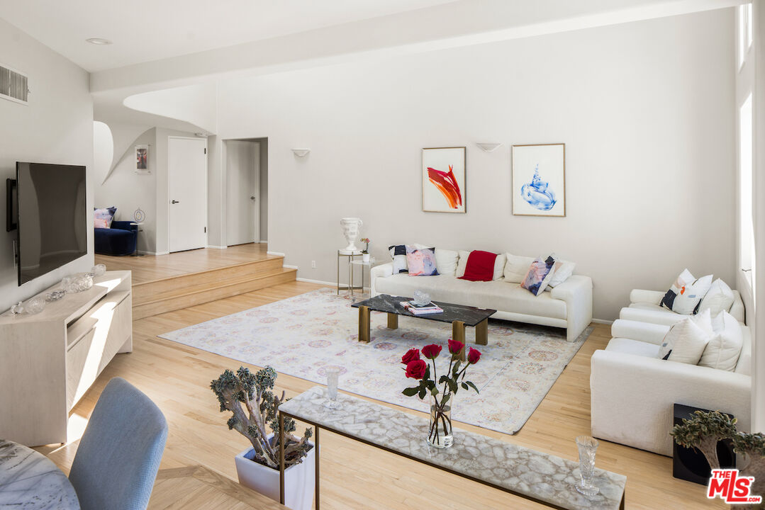 2313 Amherst Ave