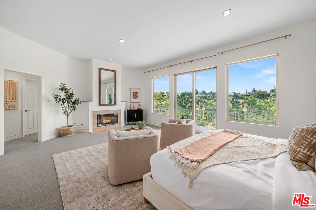 1991 Stradella Road