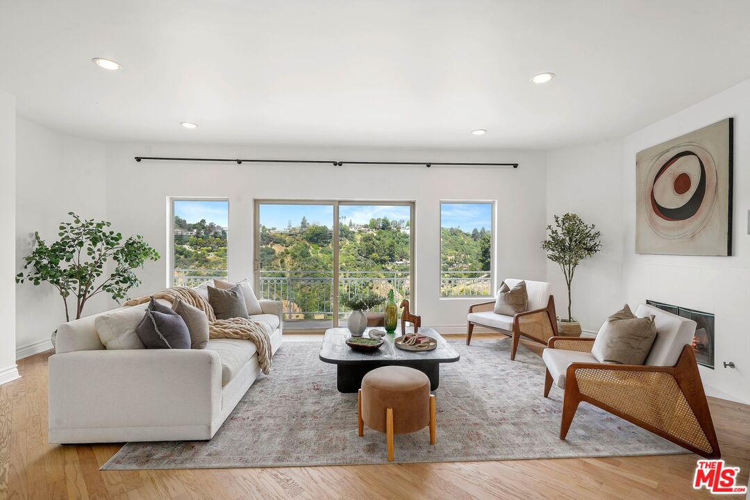 1991 Stradella Road