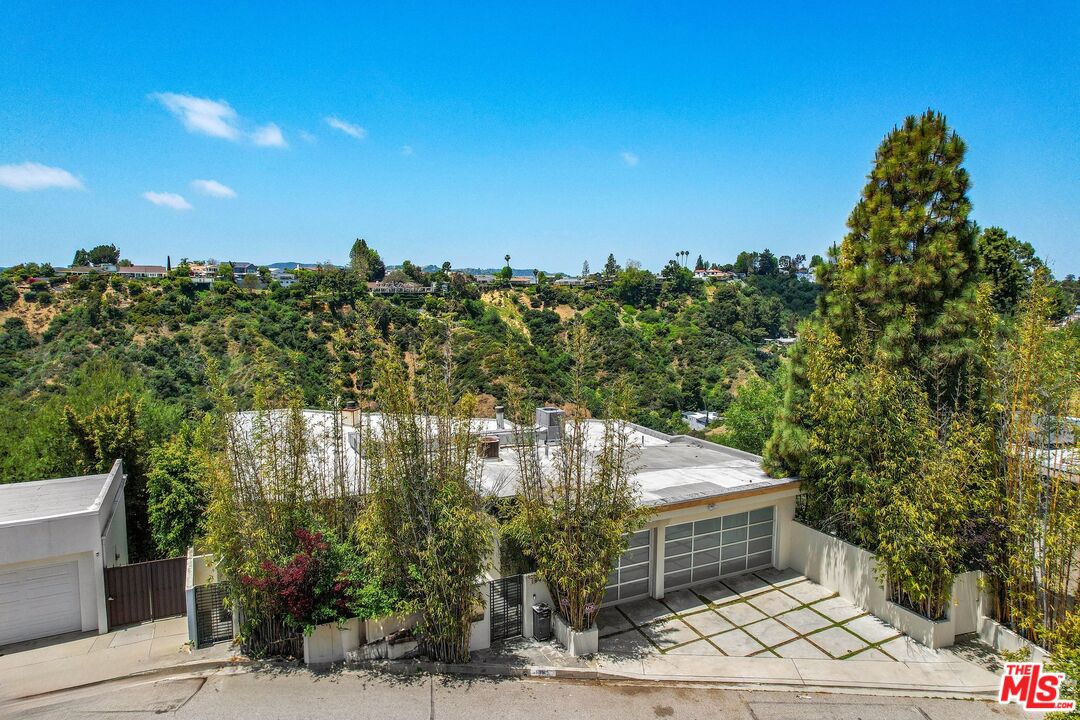 1991 Stradella Road