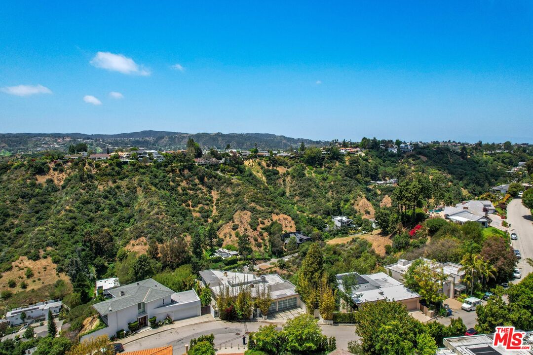 1991 Stradella Road