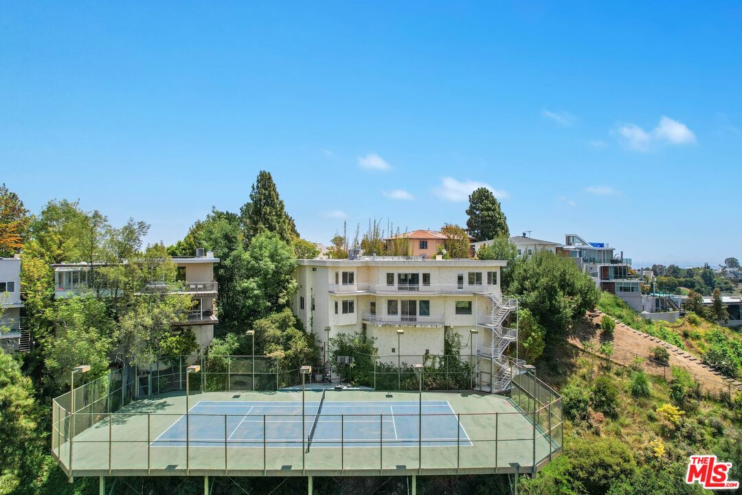 1991 Stradella Road