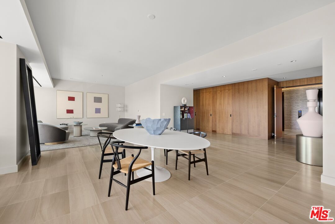 1200 Club View Drive, No. 4S