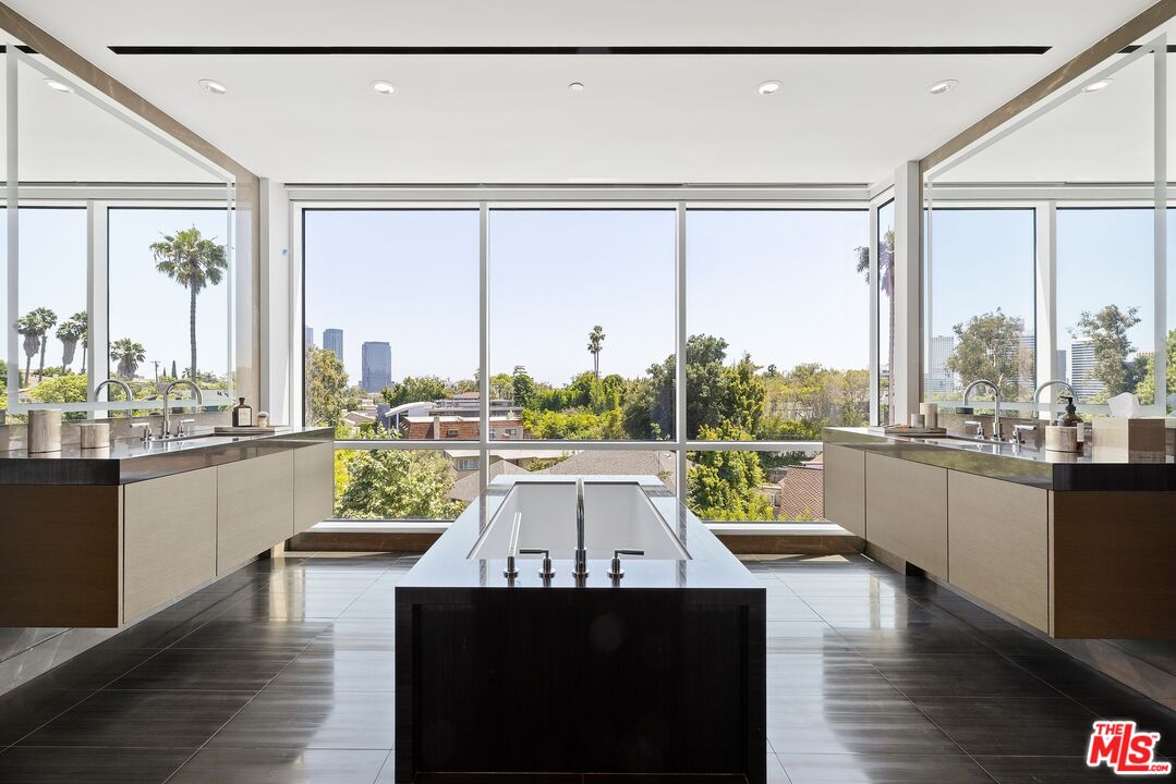 1200 Club View Drive, No. 4S