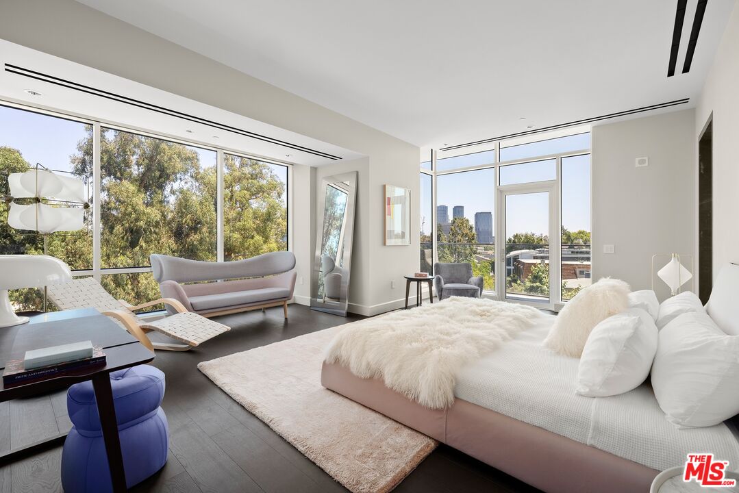 1200 Club View Drive, No. 4S