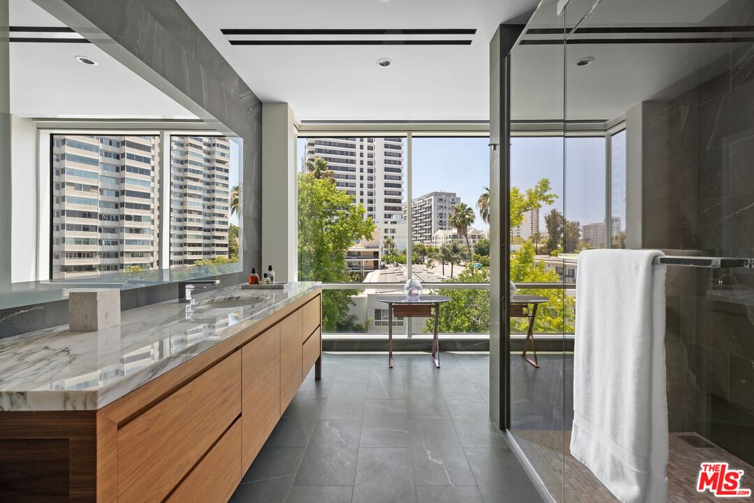 1200 Club View Drive, No. 5N