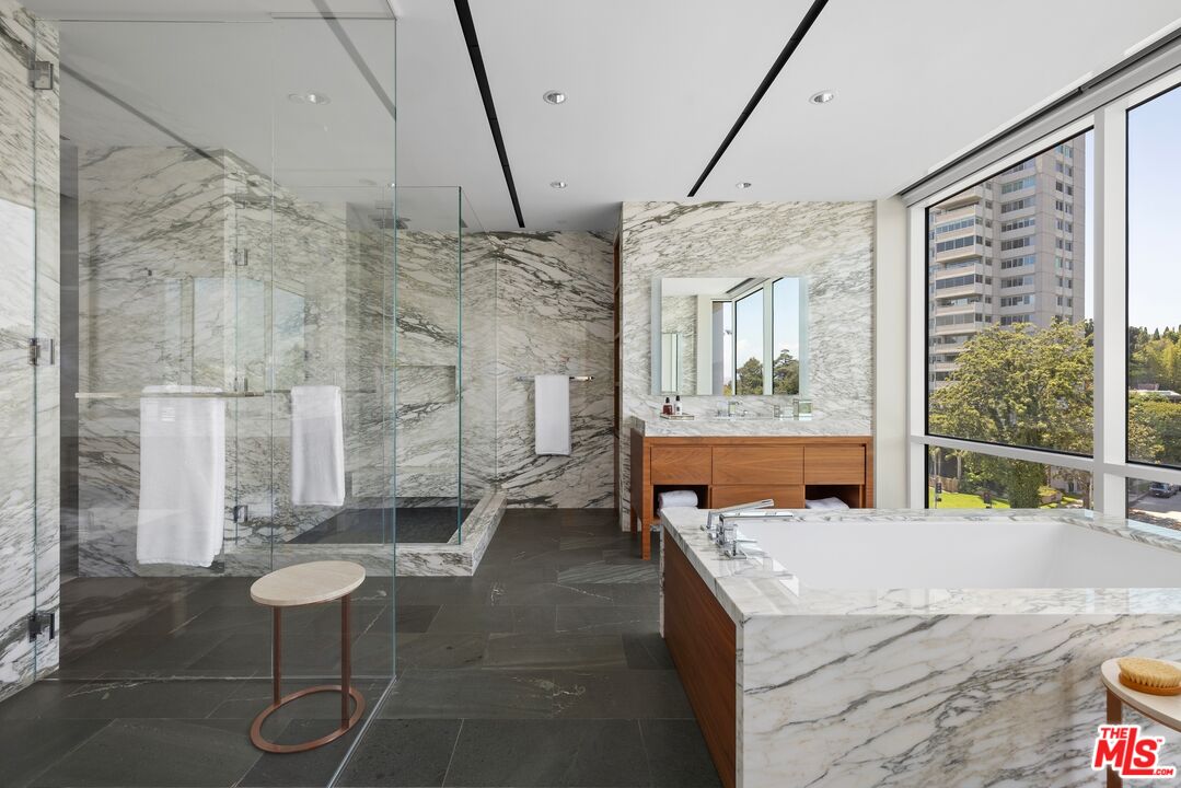 1200 Club View Drive, No. 5N