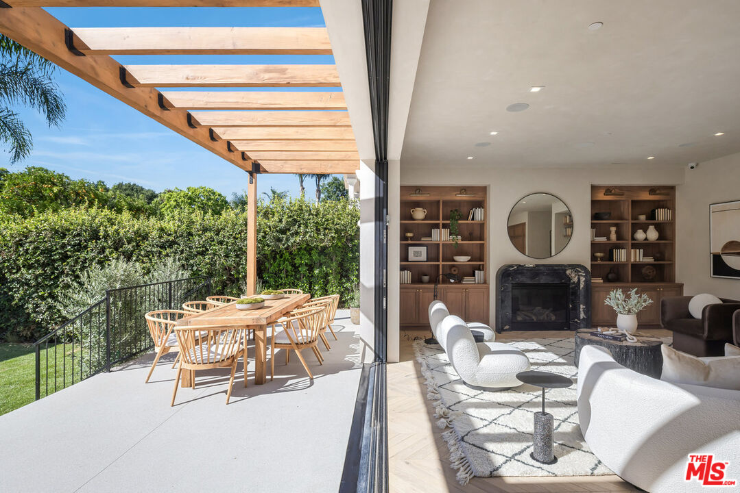 4231 Saugus Avenue